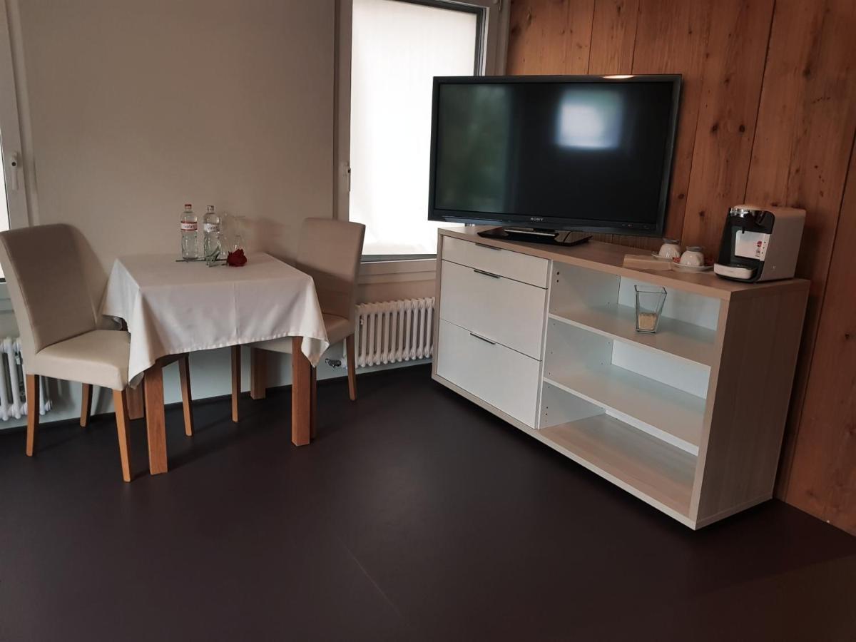 Zyba-Hotelzimmer-Vermietung Aesch Kanton Luzern Aesch (Basel-Landschaft) Exterior foto